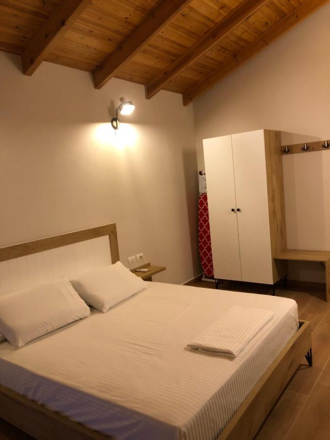 סרנדה Amazing Familiar Apartments And Rooms מראה חיצוני תמונה