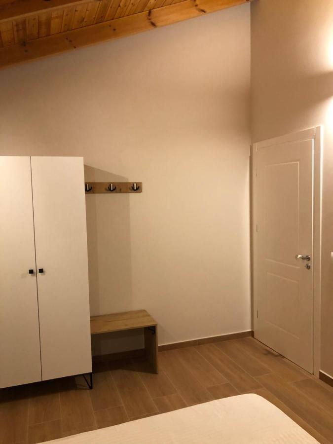 סרנדה Amazing Familiar Apartments And Rooms מראה חיצוני תמונה