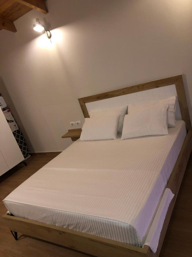 סרנדה Amazing Familiar Apartments And Rooms מראה חיצוני תמונה