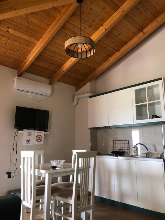 סרנדה Amazing Familiar Apartments And Rooms מראה חיצוני תמונה