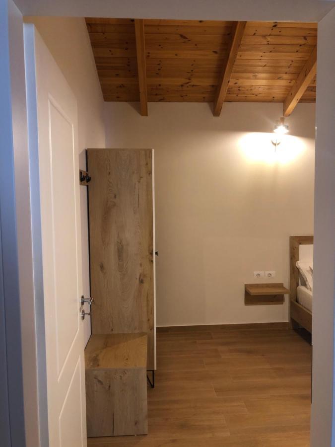 סרנדה Amazing Familiar Apartments And Rooms מראה חיצוני תמונה