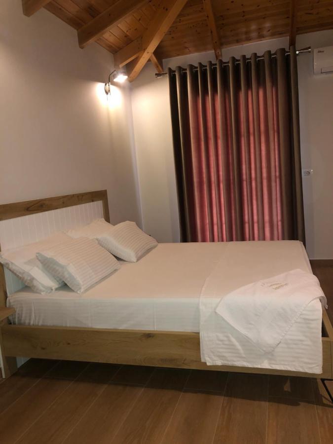 סרנדה Amazing Familiar Apartments And Rooms מראה חיצוני תמונה
