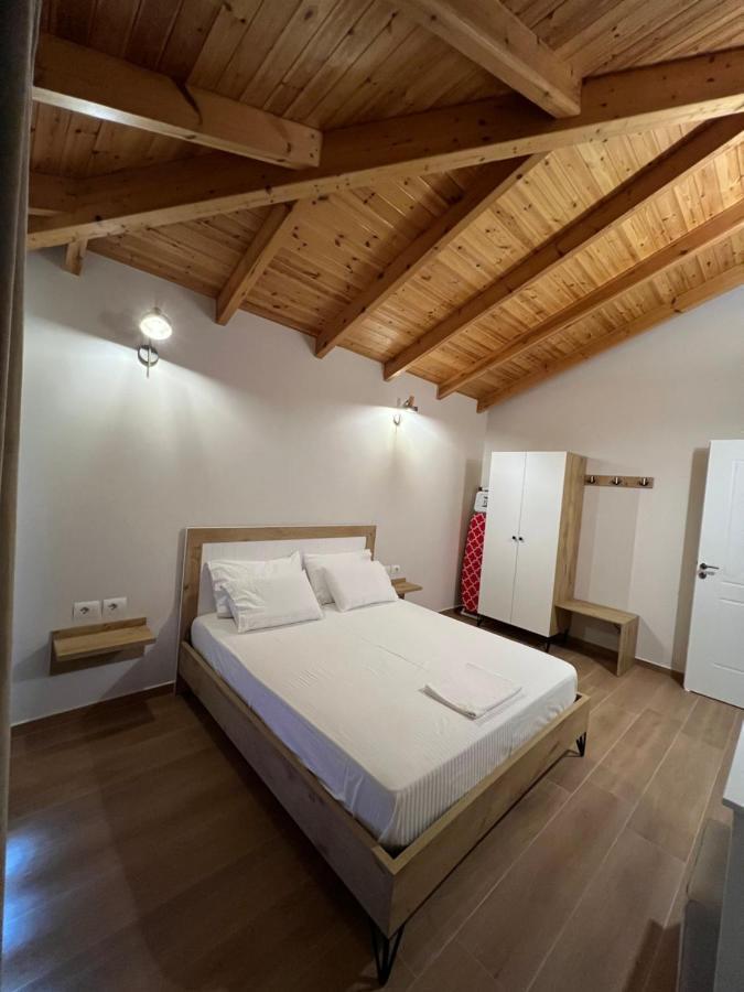 סרנדה Amazing Familiar Apartments And Rooms מראה חיצוני תמונה