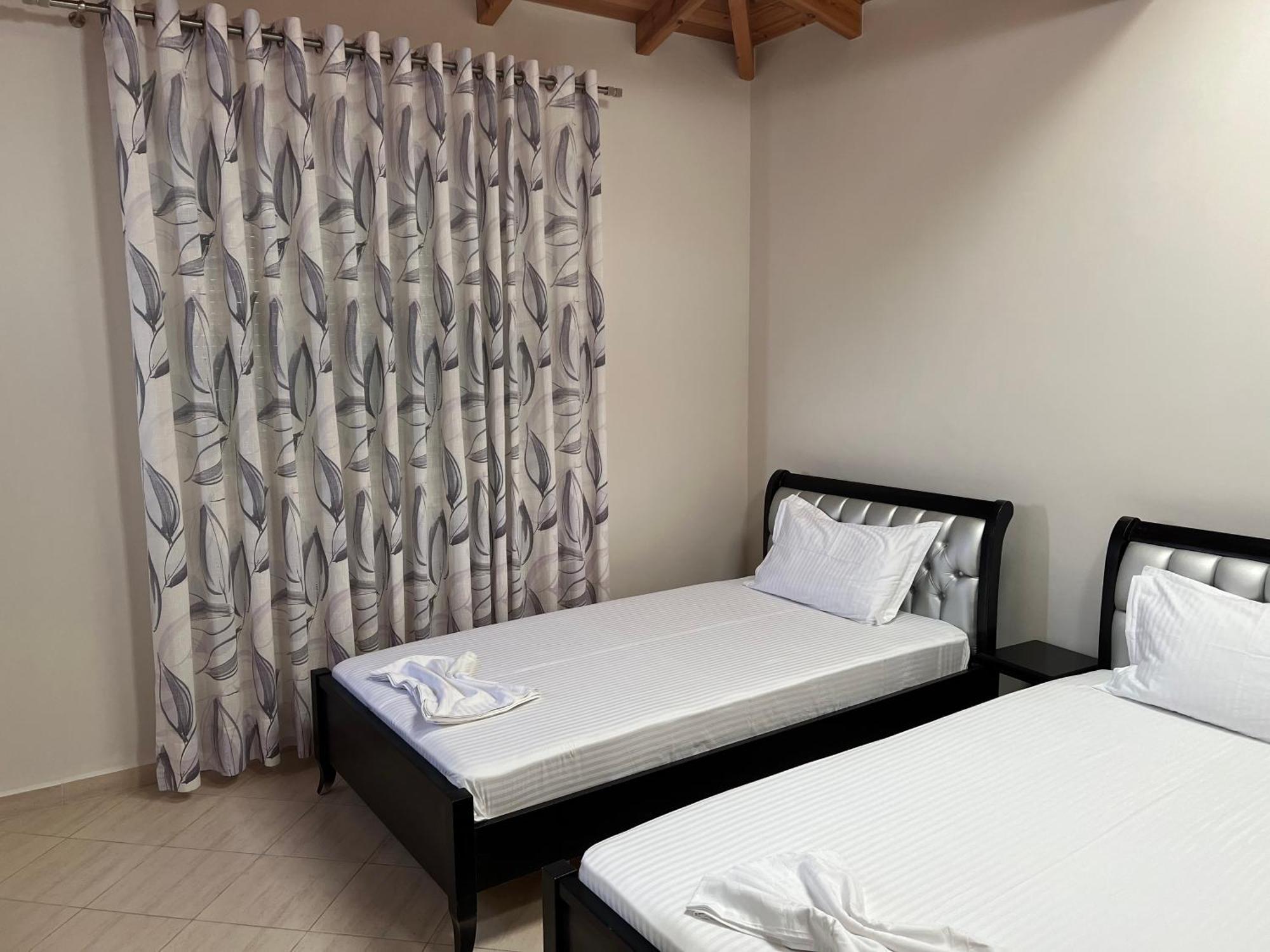 סרנדה Amazing Familiar Apartments And Rooms מראה חיצוני תמונה