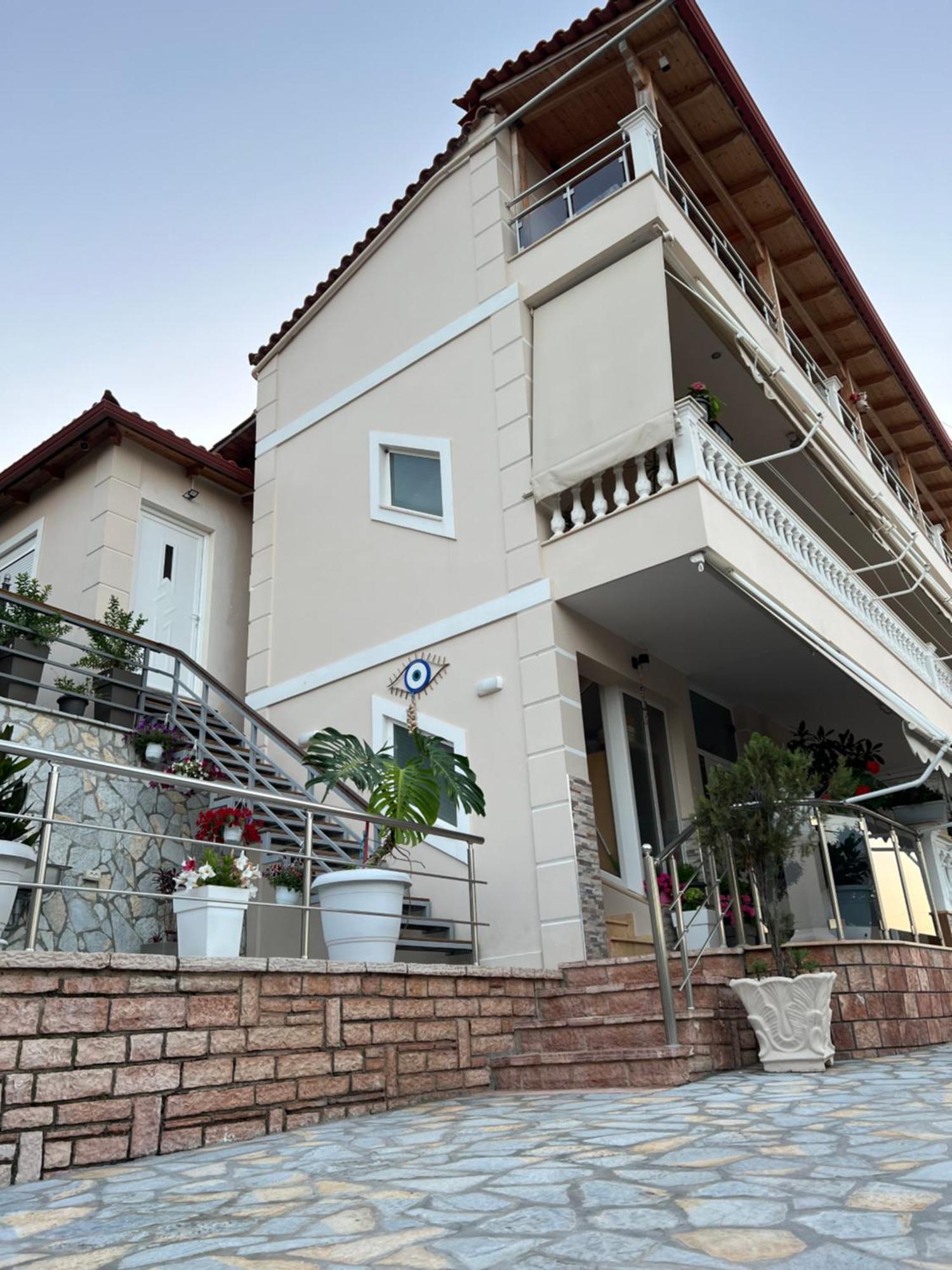 סרנדה Amazing Familiar Apartments And Rooms מראה חיצוני תמונה
