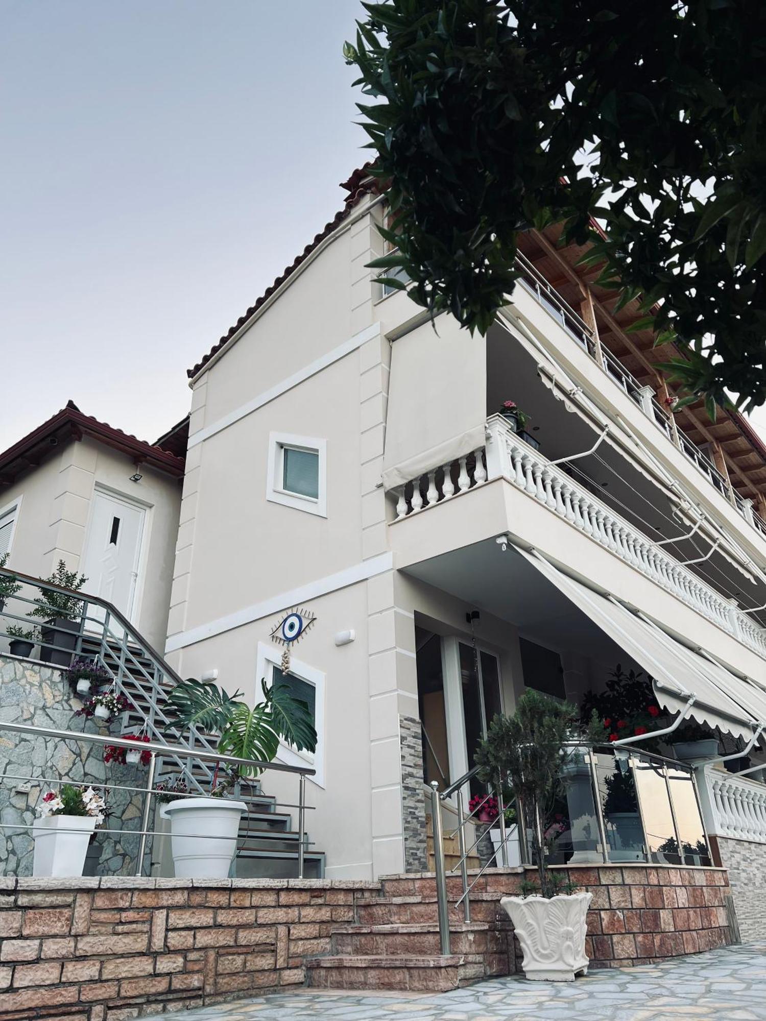 סרנדה Amazing Familiar Apartments And Rooms מראה חיצוני תמונה