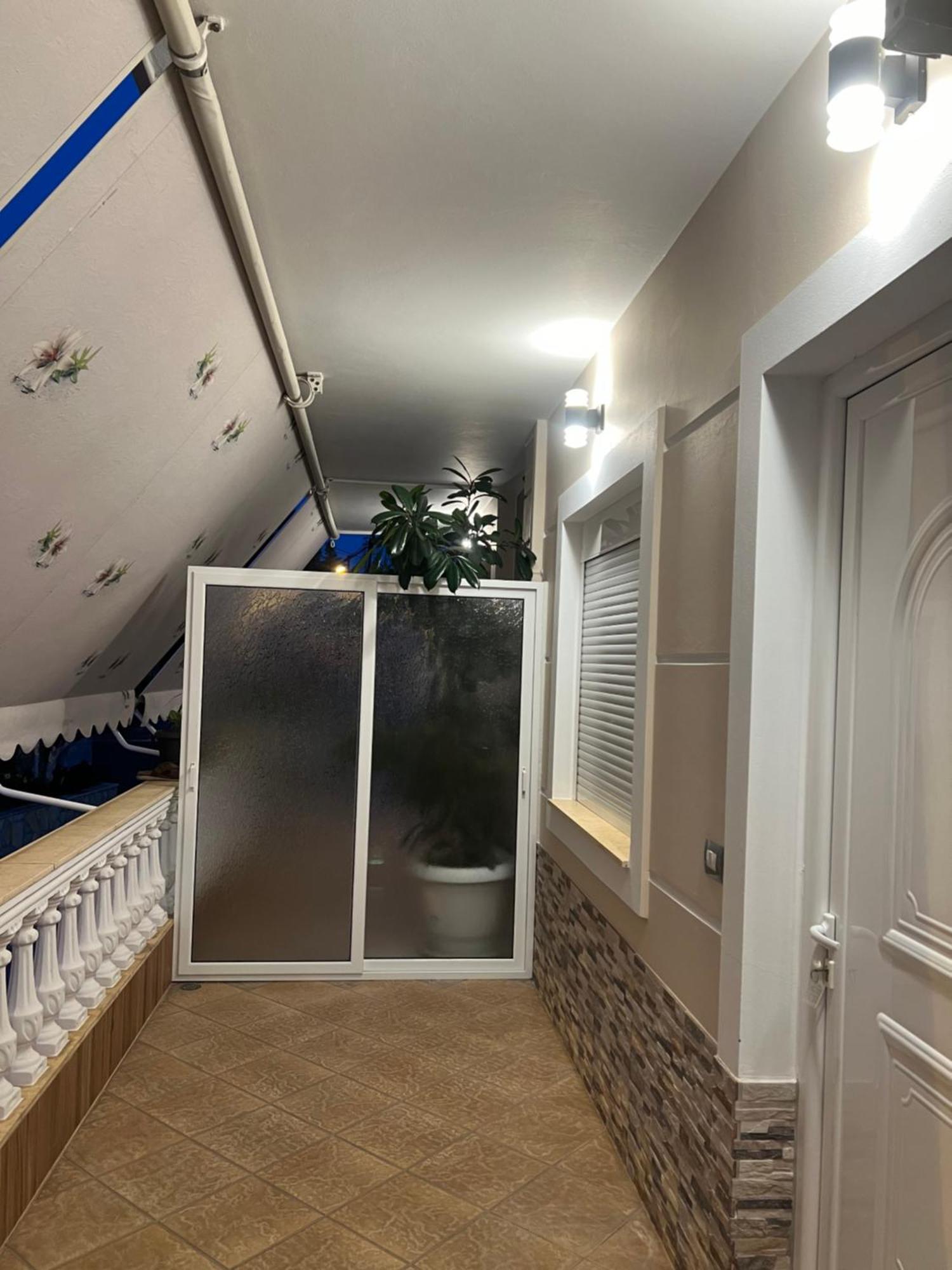 סרנדה Amazing Familiar Apartments And Rooms מראה חיצוני תמונה