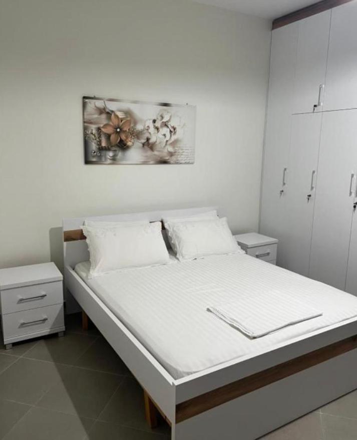 סרנדה Amazing Familiar Apartments And Rooms מראה חיצוני תמונה