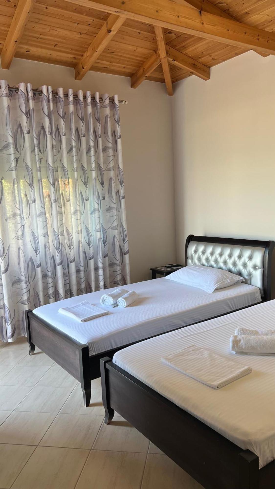 סרנדה Amazing Familiar Apartments And Rooms מראה חיצוני תמונה